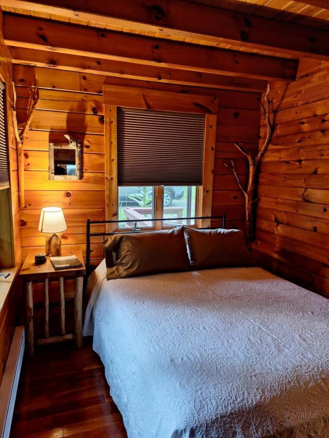 Neshannock Creekside Log Cabin Volant 외부 사진
