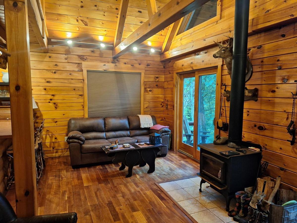 Neshannock Creekside Log Cabin Volant 외부 사진