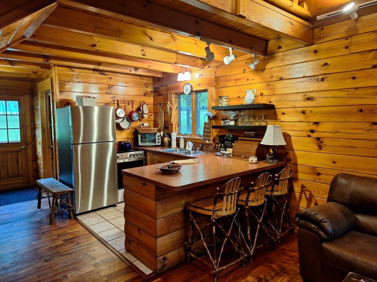 Neshannock Creekside Log Cabin Volant 외부 사진